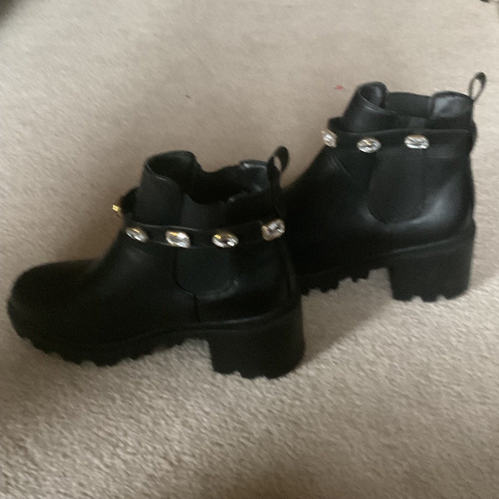 Boots - Picture 3 of 3